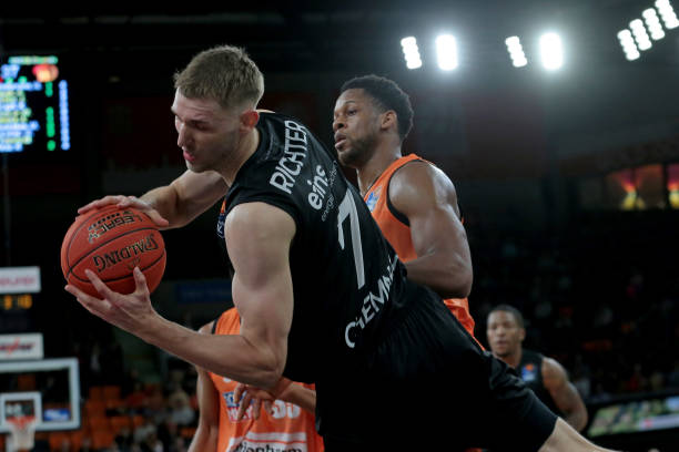 在他与德布 在他与德布