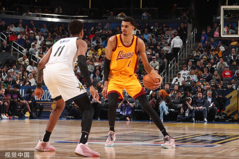 一个数据在 一个数据在